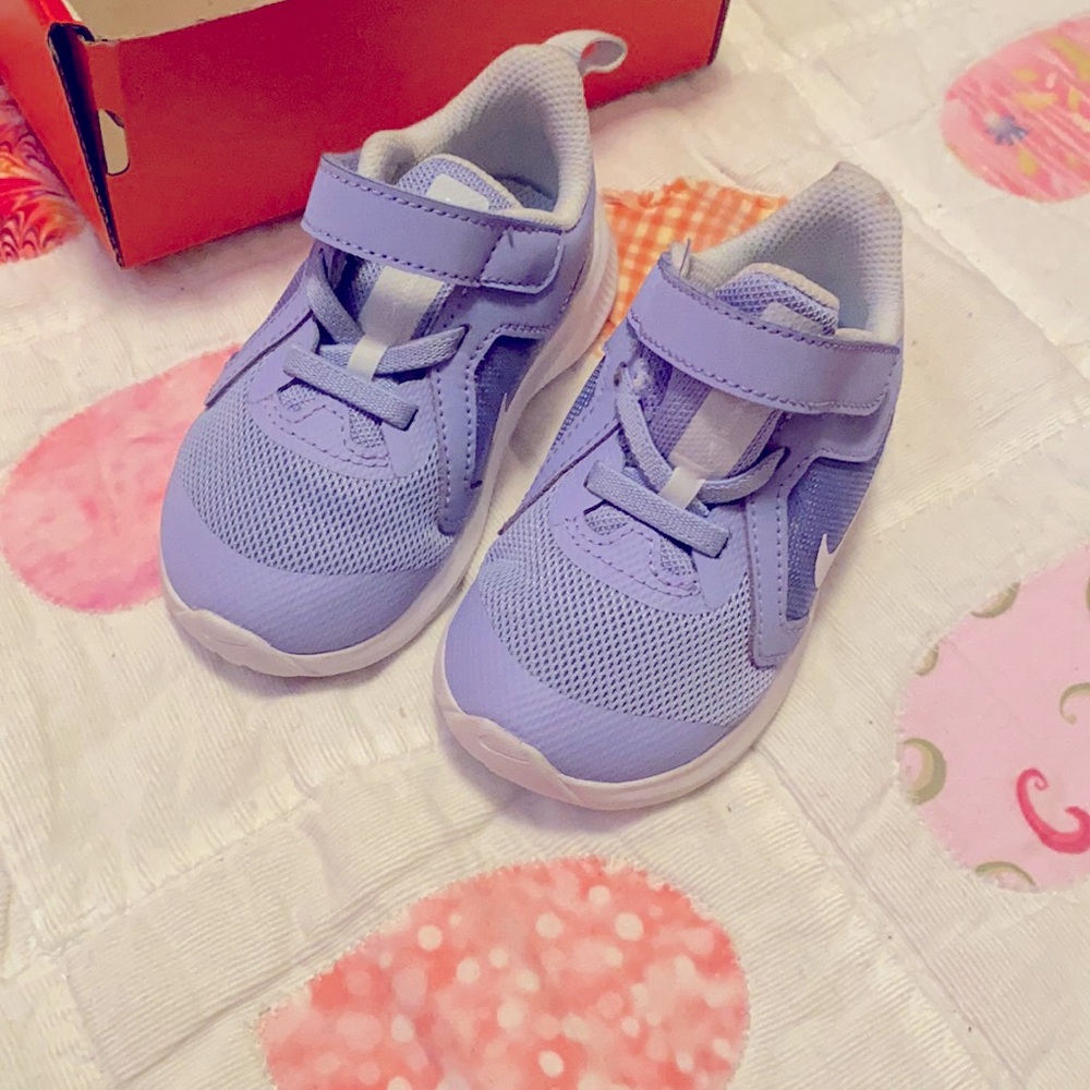 Nike toddler size 6 runners barely worn